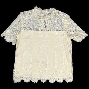 3/$30 𝅺lace Short Sleeve Cream Top Keyhole Back Size Small Eyeshadow Brand Boho